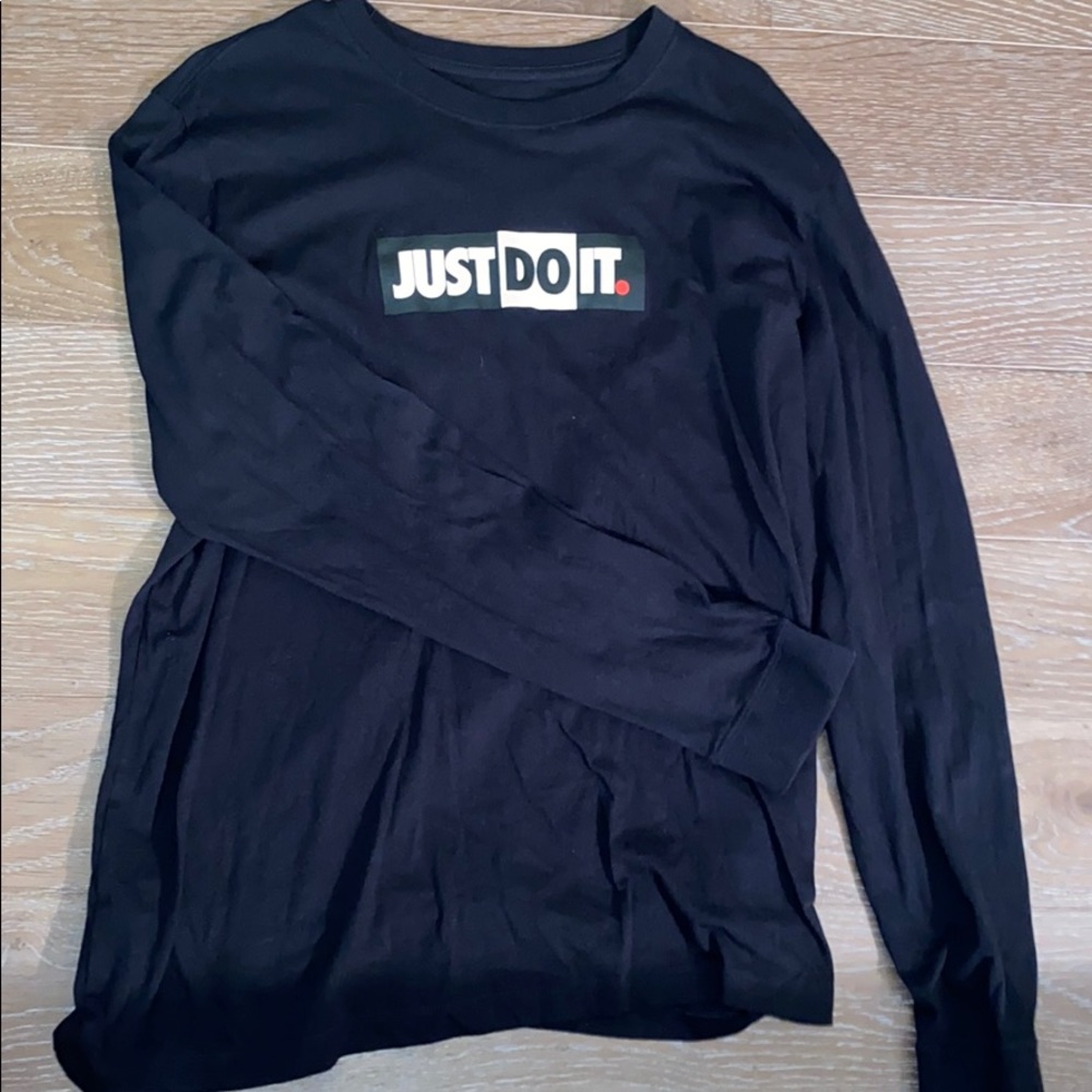 XL NIKE LONG SLEEVE T
